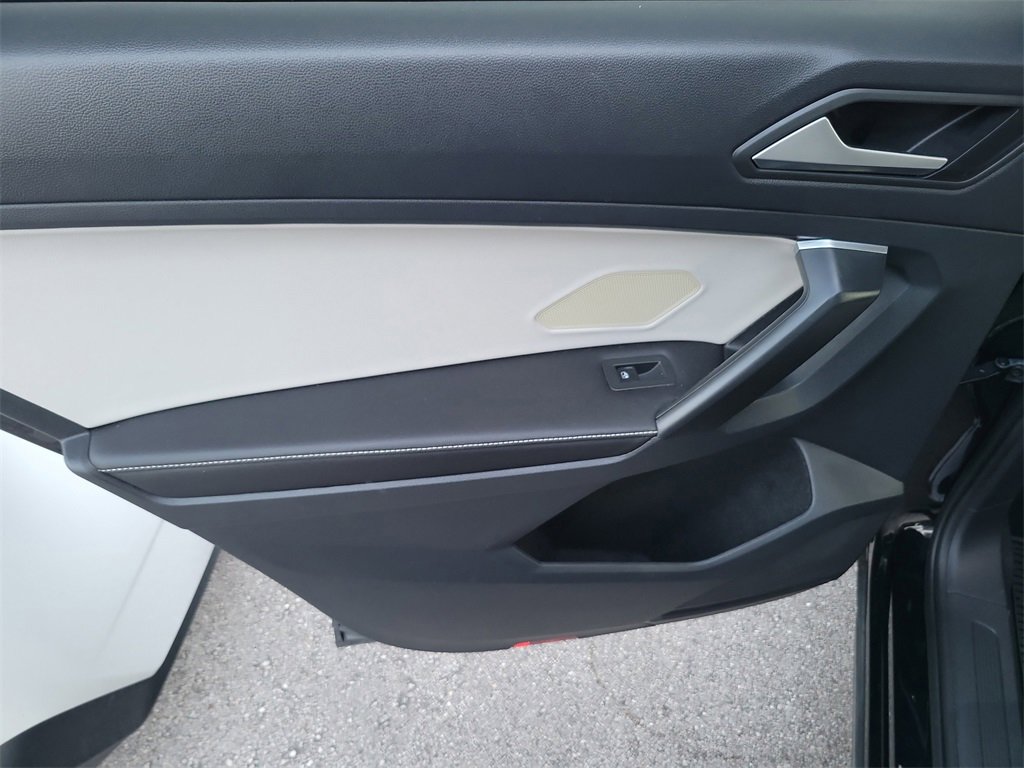 Certified 2022 Volkswagen Tiguan S image 11