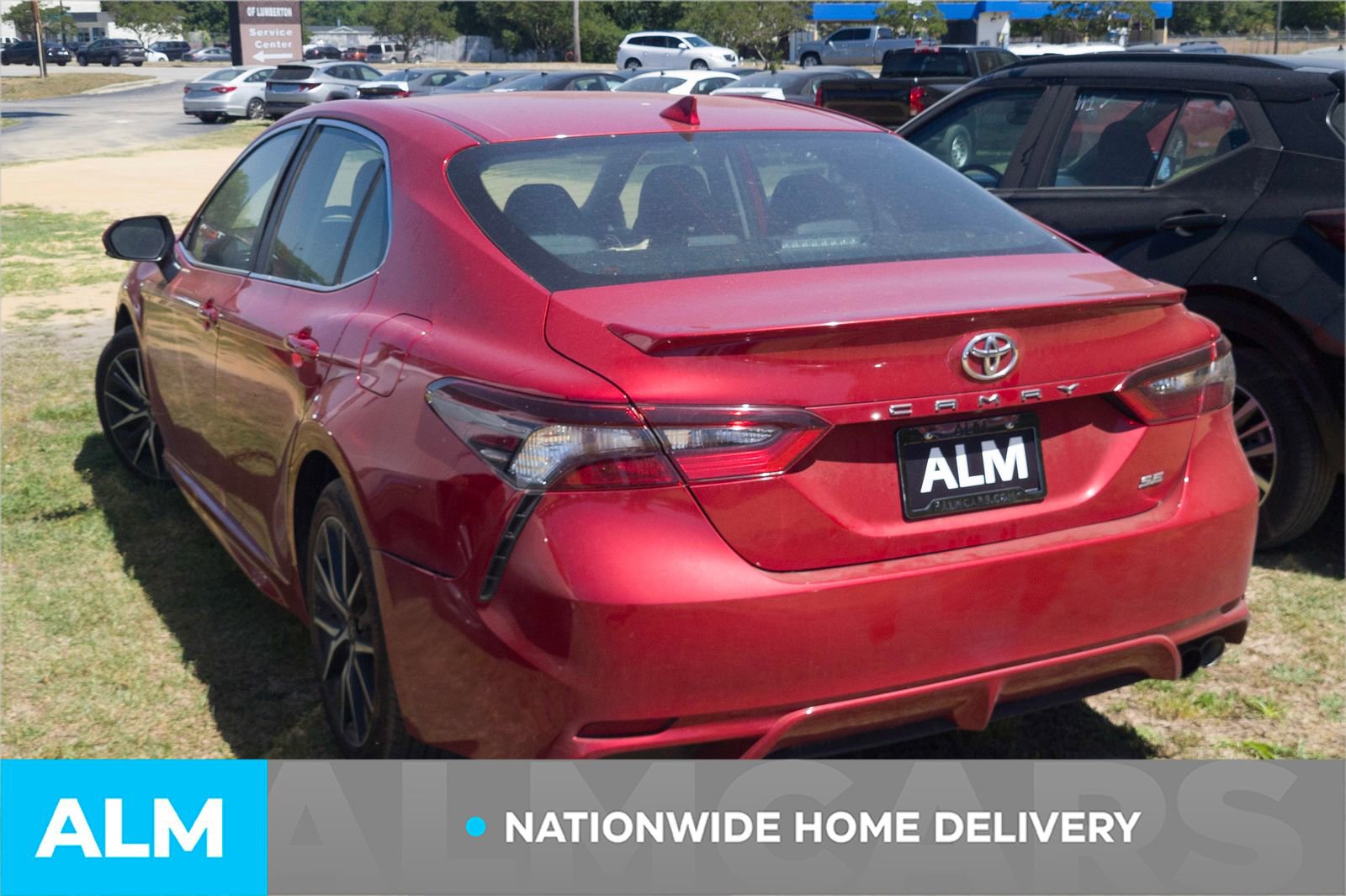 Used 2023 Toyota Camry SE w/ Convenience Package FWD image 5