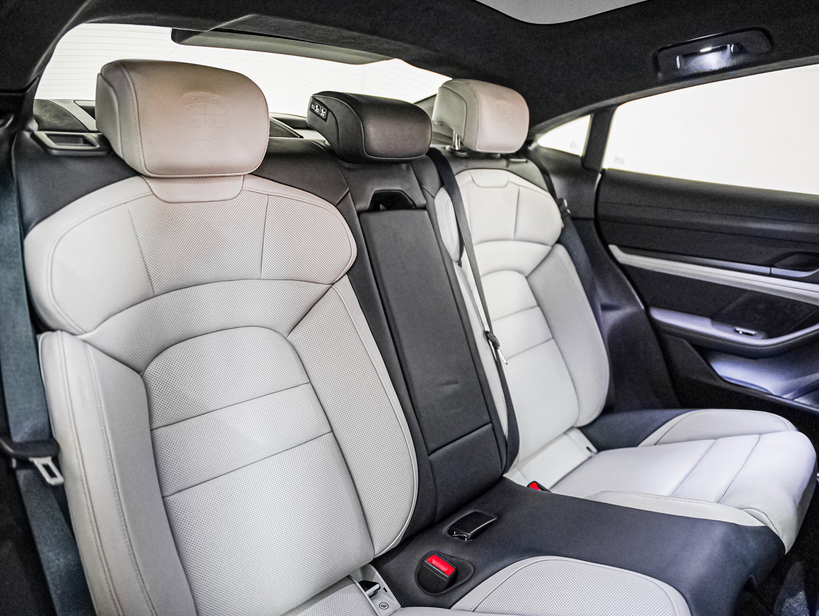 Certified 2021 Porsche Taycan Turbo image 6