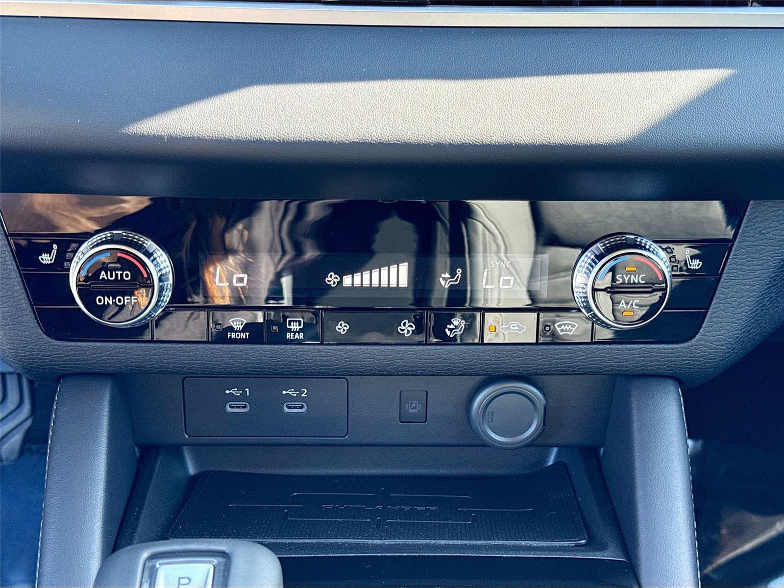 New 2025 Mitsubishi Outlander SE AWD/4WD image 16