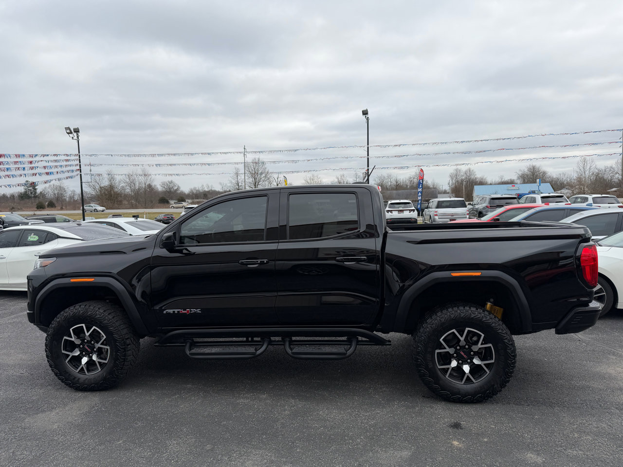 Used 2023 GMC Canyon AT4X image 8