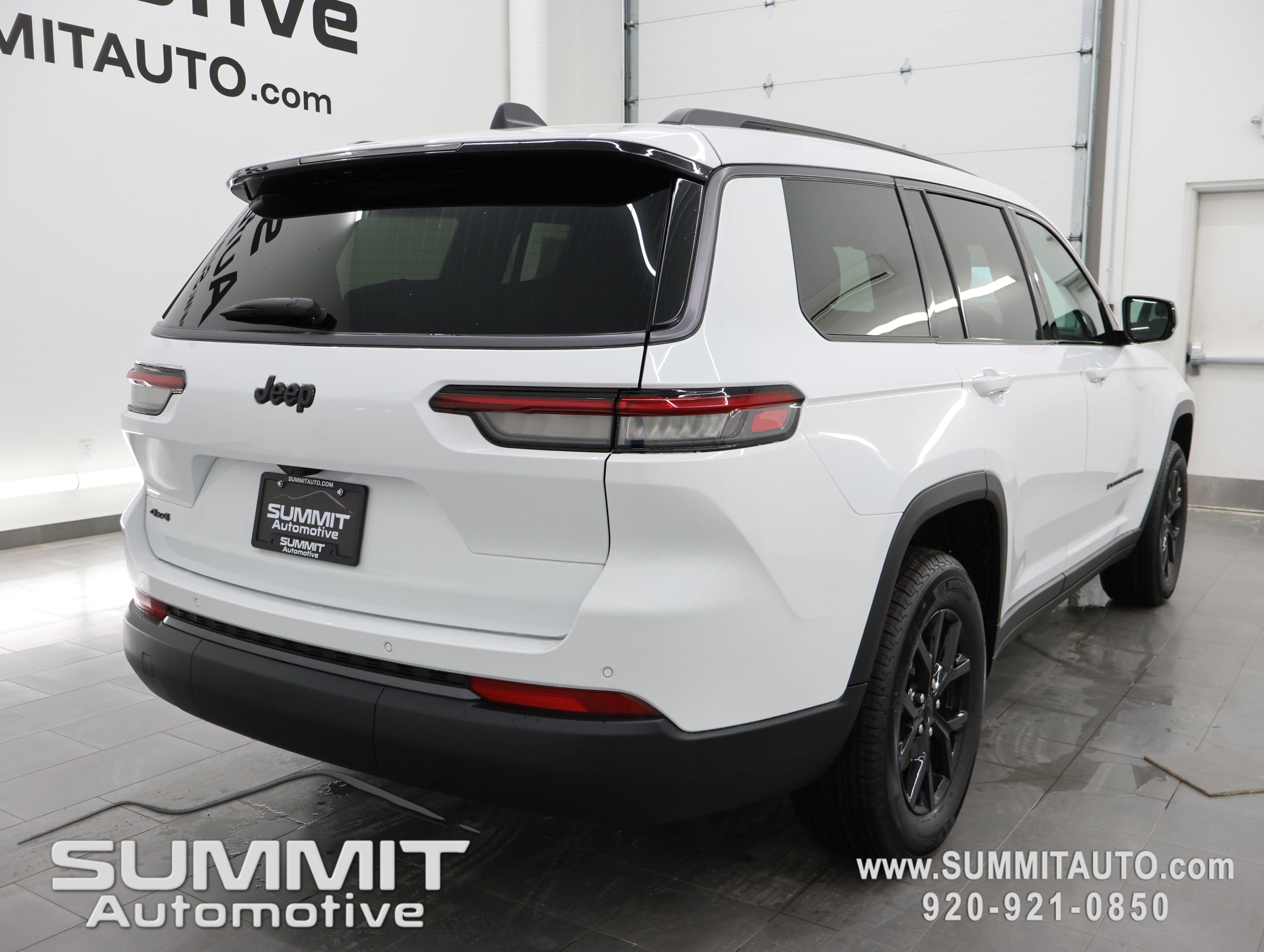 New 2026 Jeep Grand Cherokee L Laredo Altitude image 5