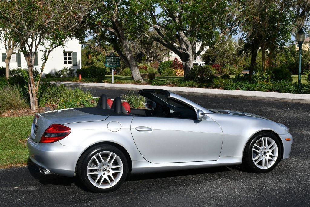 Used 2009 Mercedes-Benz SLK 300 image 6