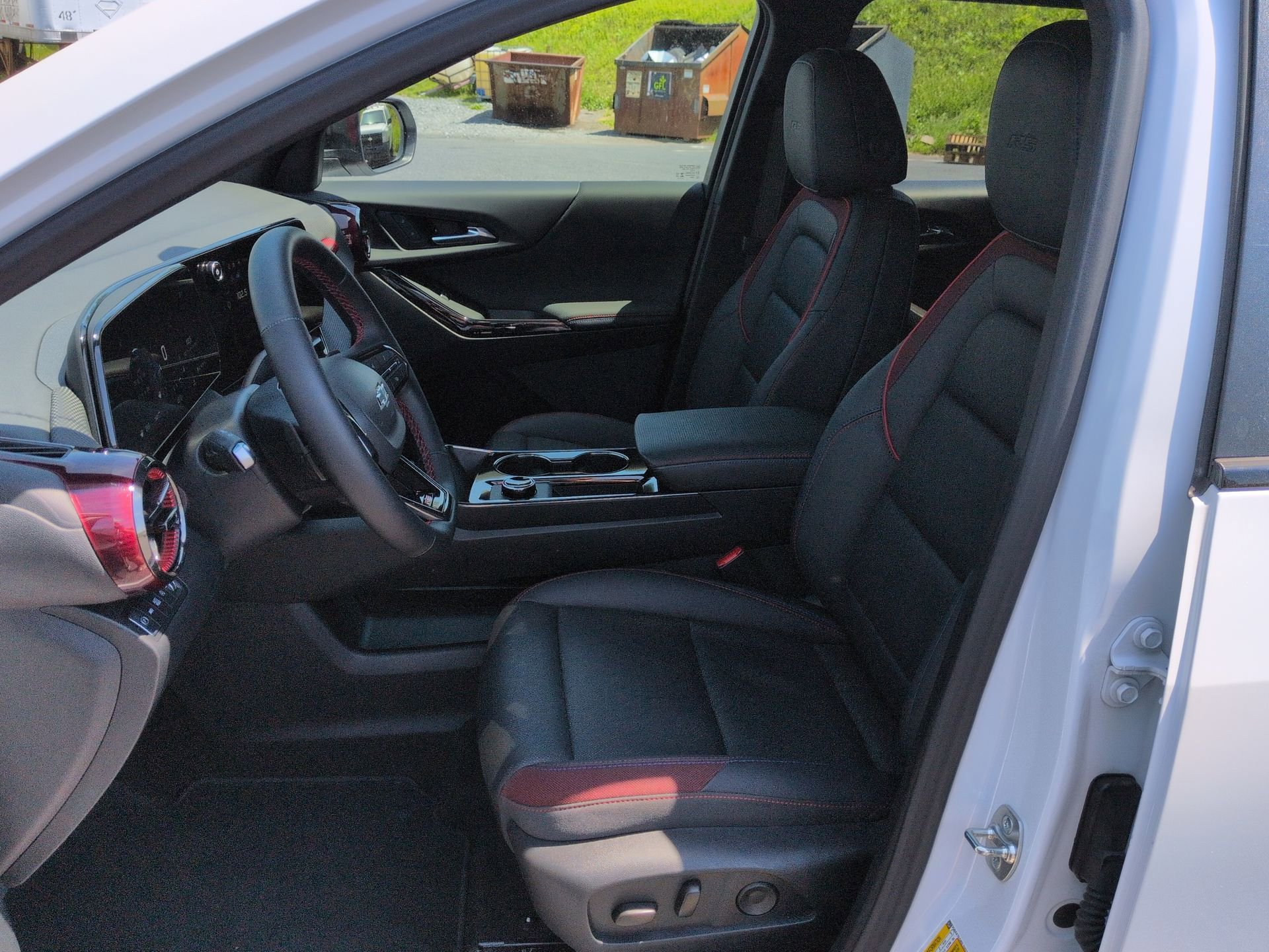 Certified 2025 Chevrolet Equinox RS w/ Safety and Technology Package AWD/4WD image 19