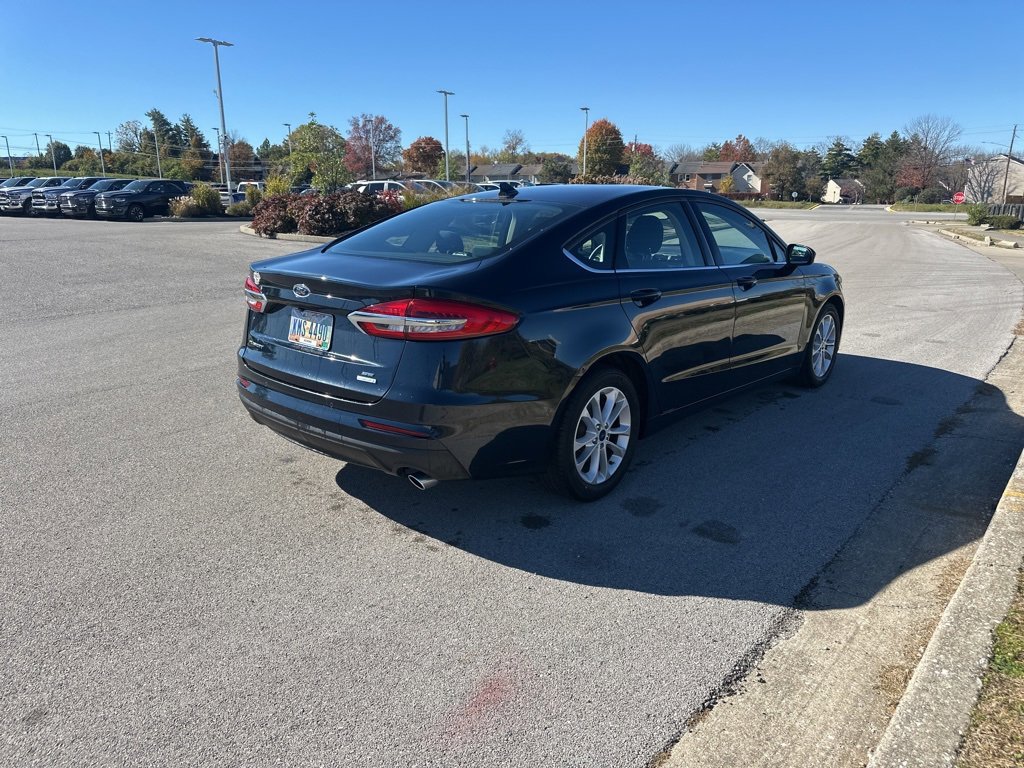 Used 2020 Ford Fusion SE image 5
