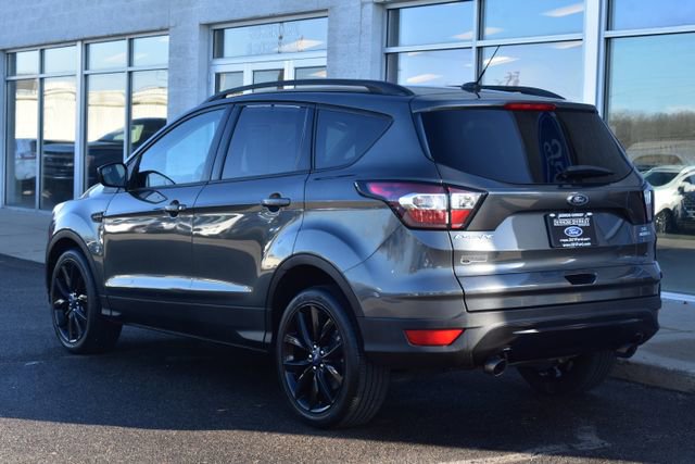 Used 2017 Ford Escape SE w/ SE Sport Appearance Package image 4