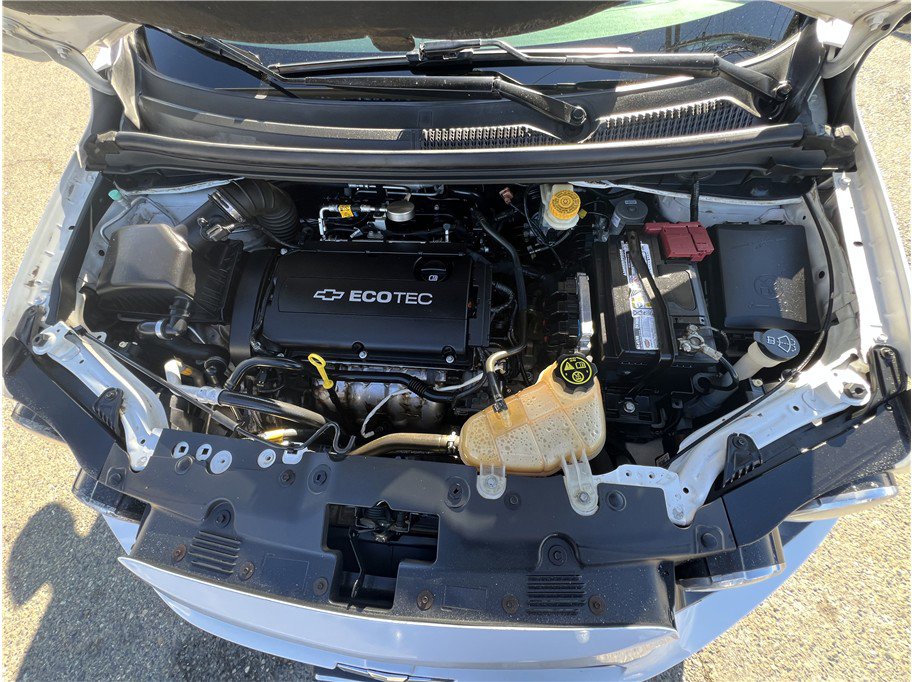 Used 2014 Chevrolet Sonic LT image 17