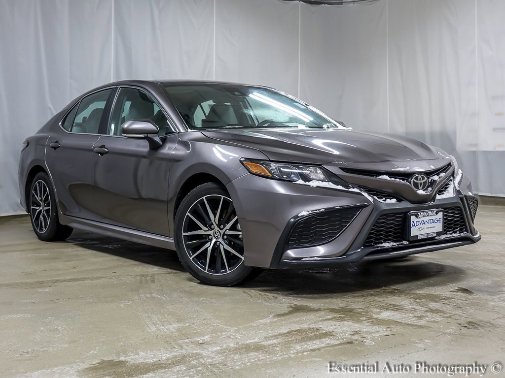 Used 2024 Toyota Camry SE video 2