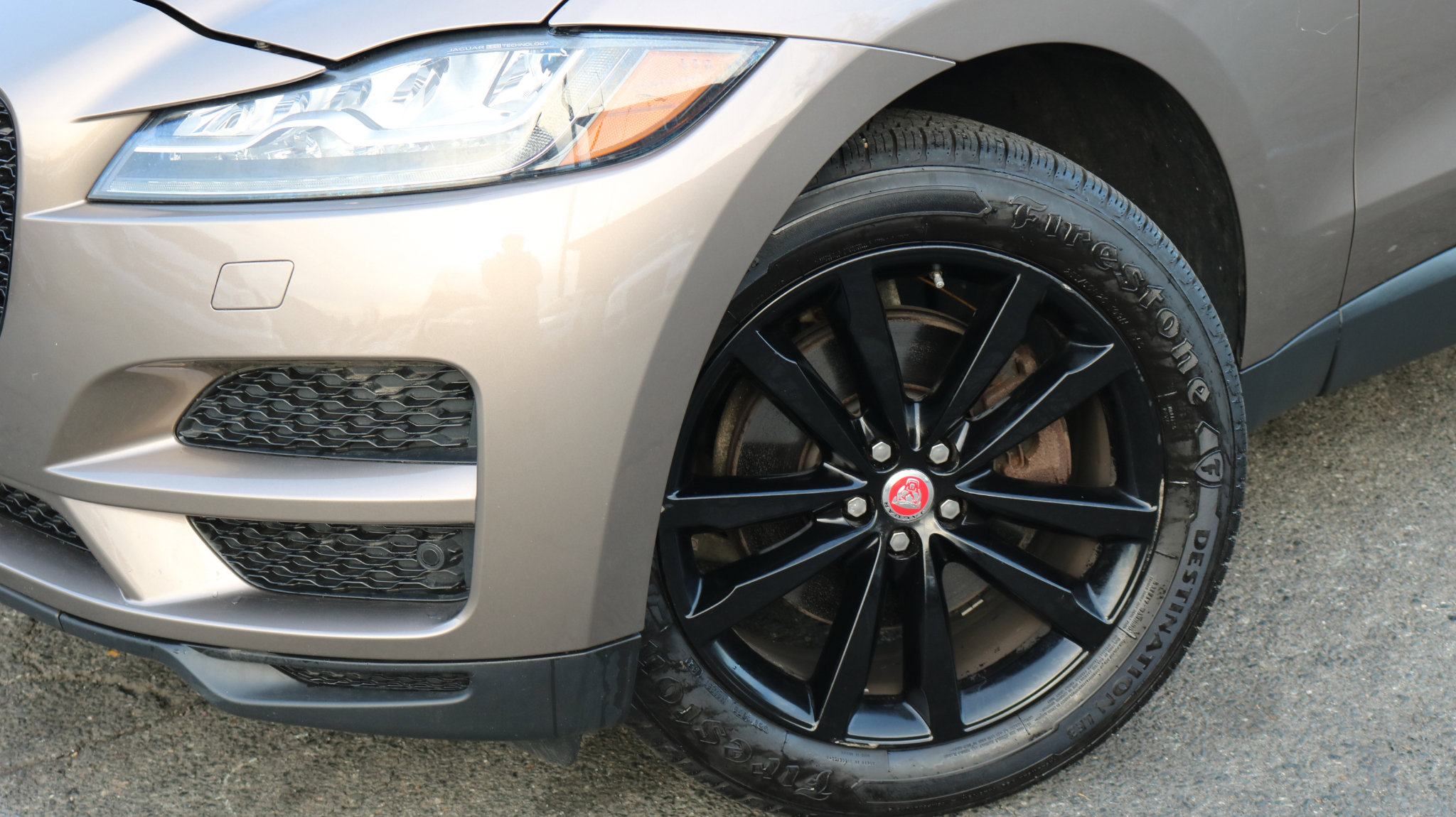 Used 2017 Jaguar F-PACE Prestige image 4