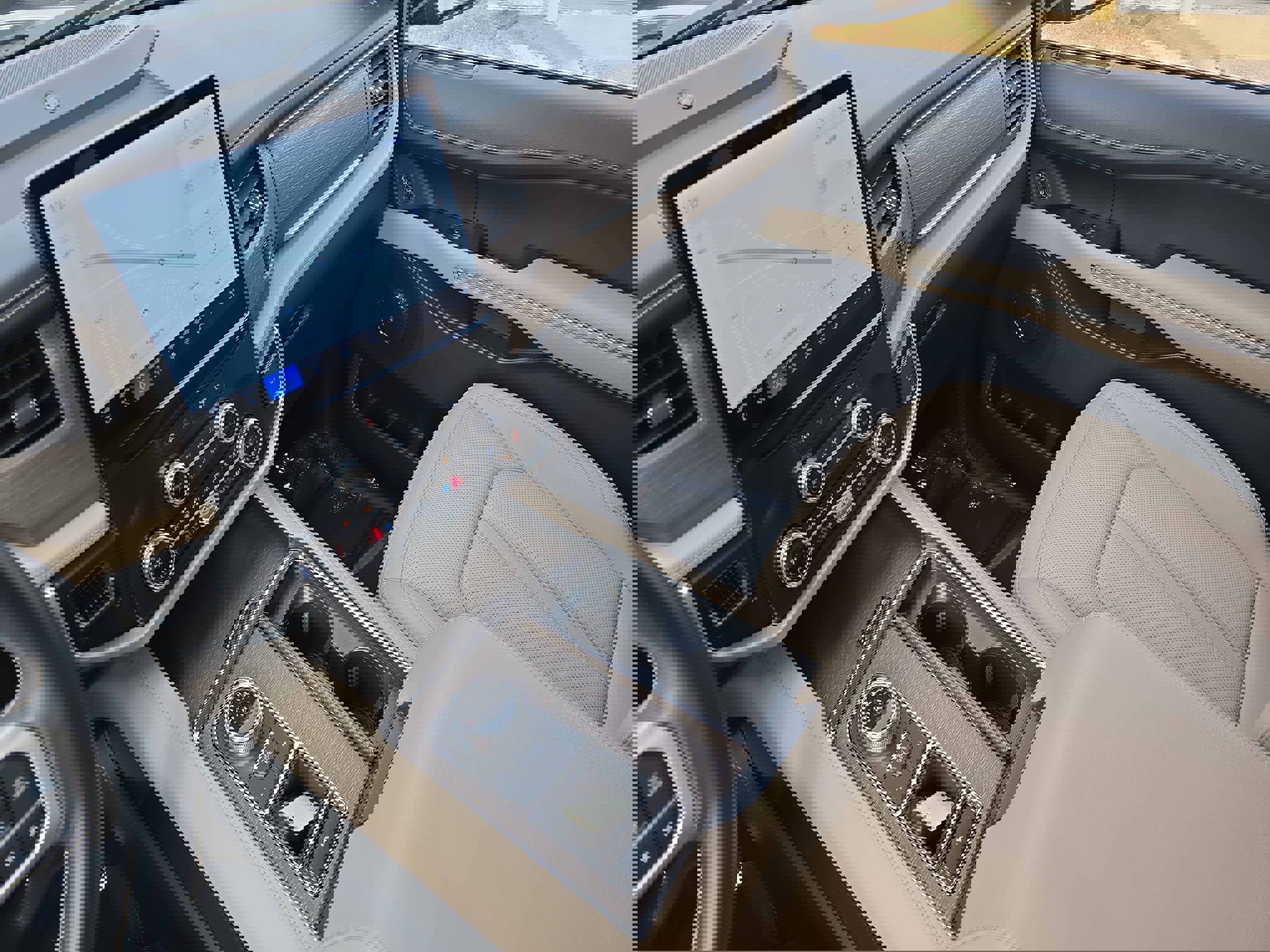 Used 2024 Ford Expedition Limited image 27