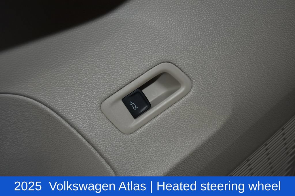 Used 2025 Volkswagen Atlas SE FWD image 25