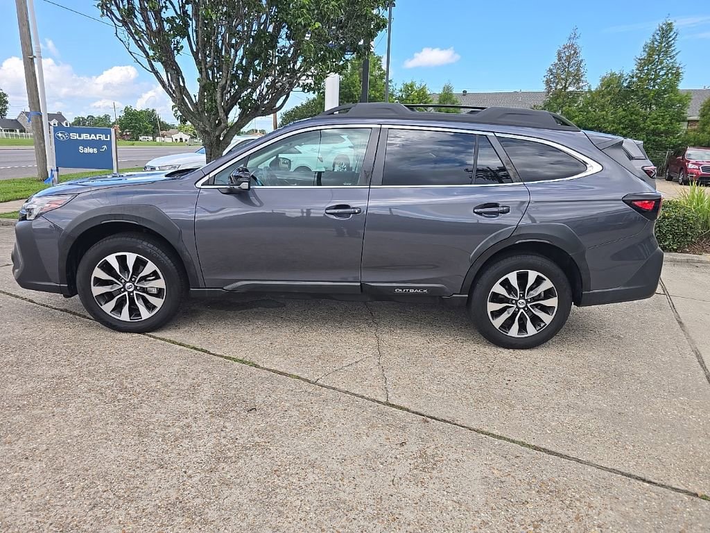 Used 2023 Subaru Outback Limited AWD/4WD image 9