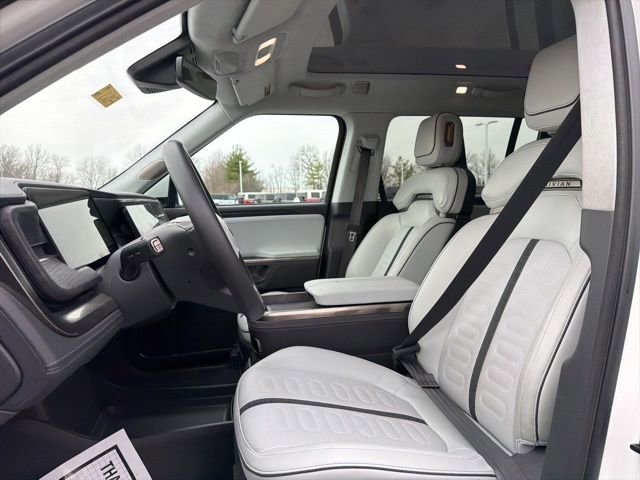 Used 2024 Rivian R1S Adventure image 36