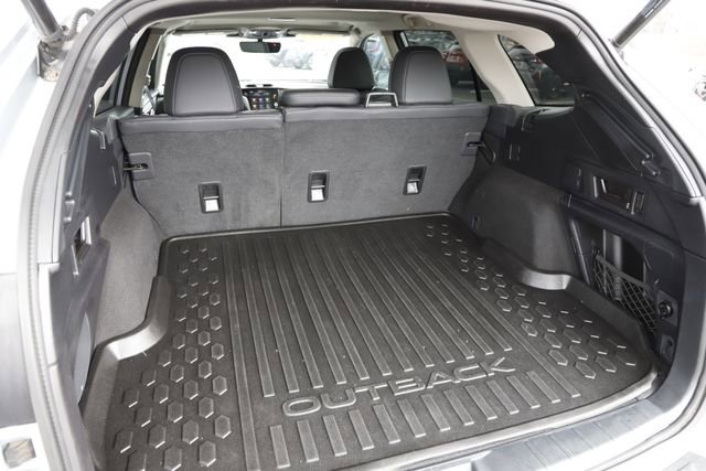 Used 2023 Subaru Outback Limited image 5