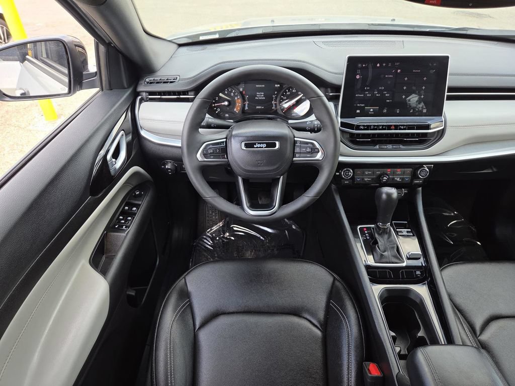 Used 2025 Jeep Compass Limited AWD/4WD image 22