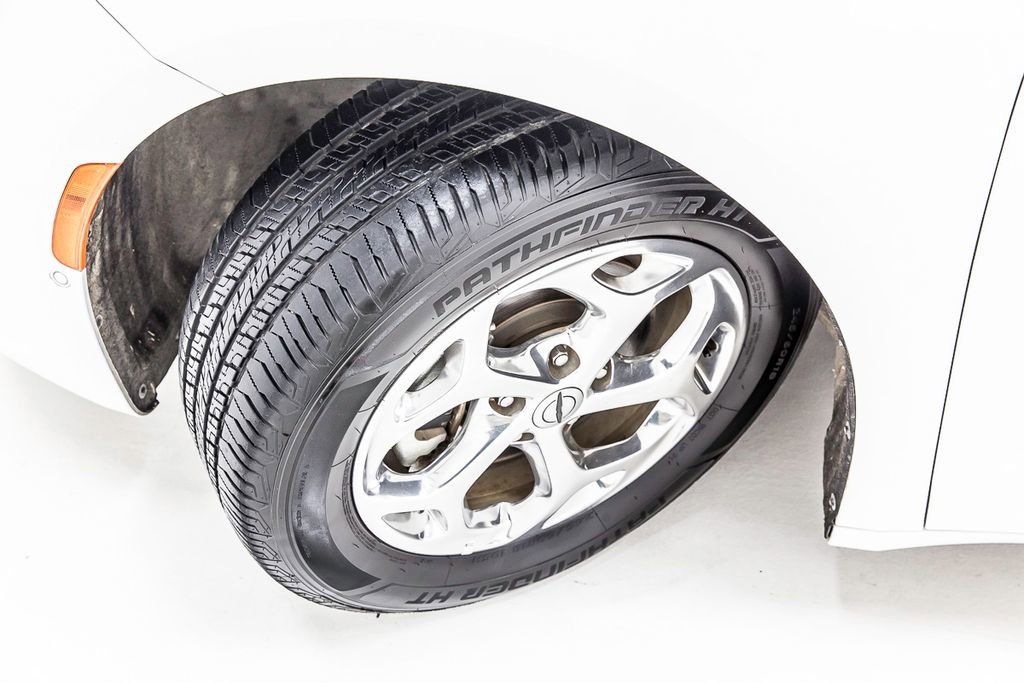 Used 2022 Chrysler Pacifica Limited w/ Uconnect Theater Family Group image 12