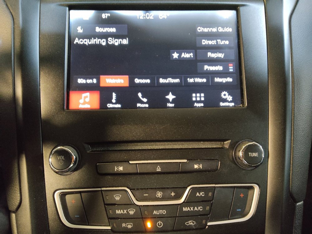Used 2018 Ford Fusion SE w/ Equipment Group 201A image 25