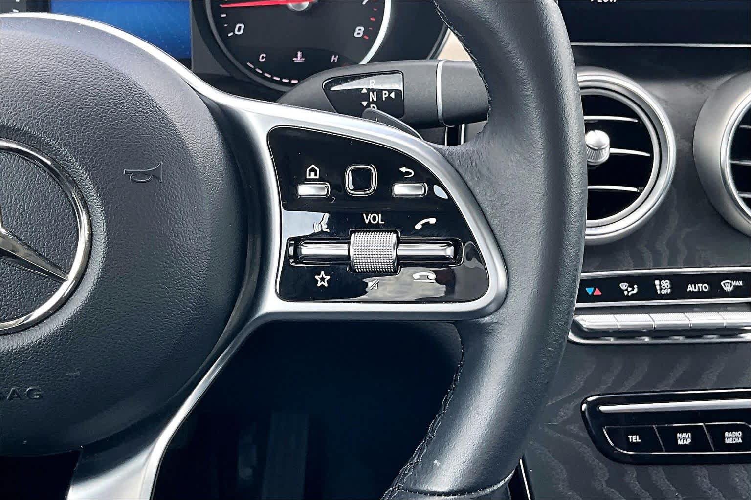Certified 2022 Mercedes-Benz GLC 300 w/ Premium Package Lite image 25