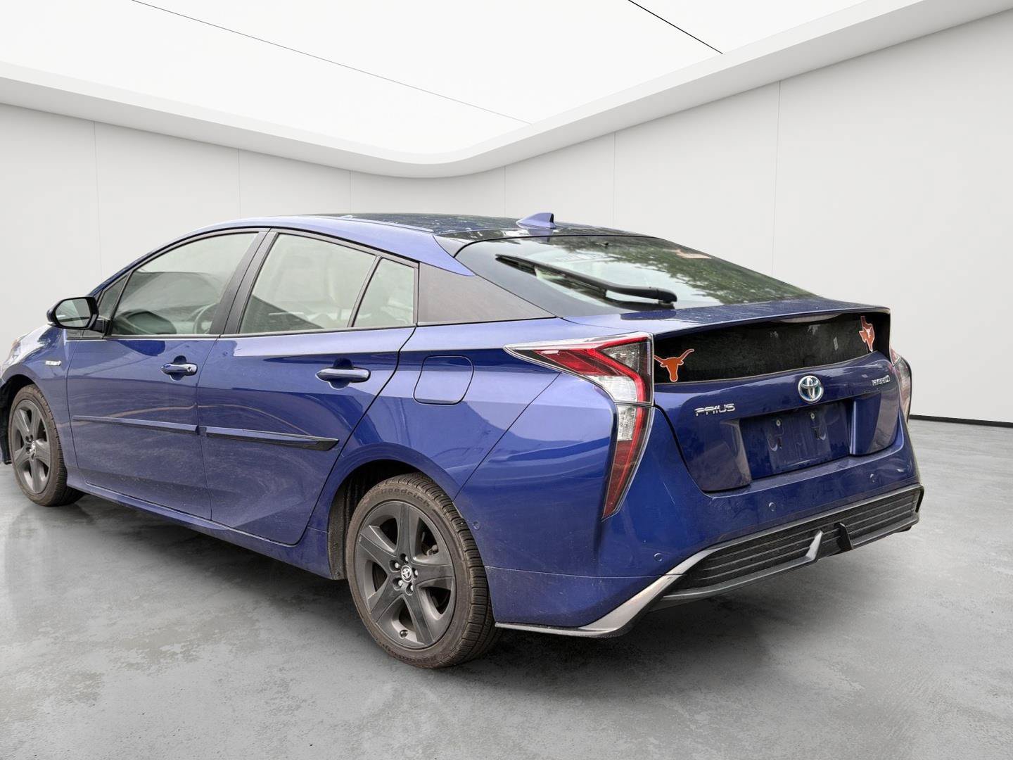 Used 2018 Toyota Prius Three Touring w/ Appearance Package FWD image 6