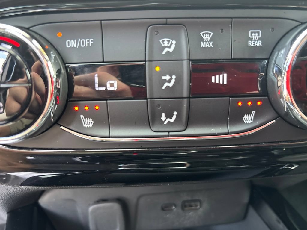 Used 2025 Chevrolet Trax ACTIV w/ Driver Confidence Package FWD image 29
