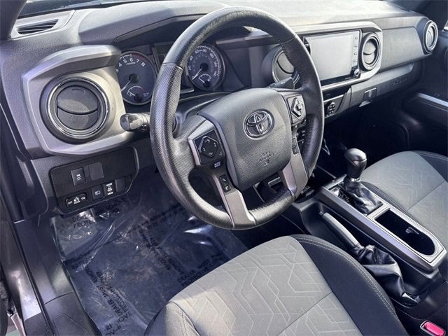 Used 2020 Toyota Tacoma TRD Sport w/ Technology Package image 9