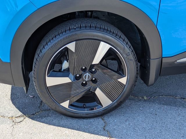 Certified 2025 Nissan Kicks SR FWD image 10