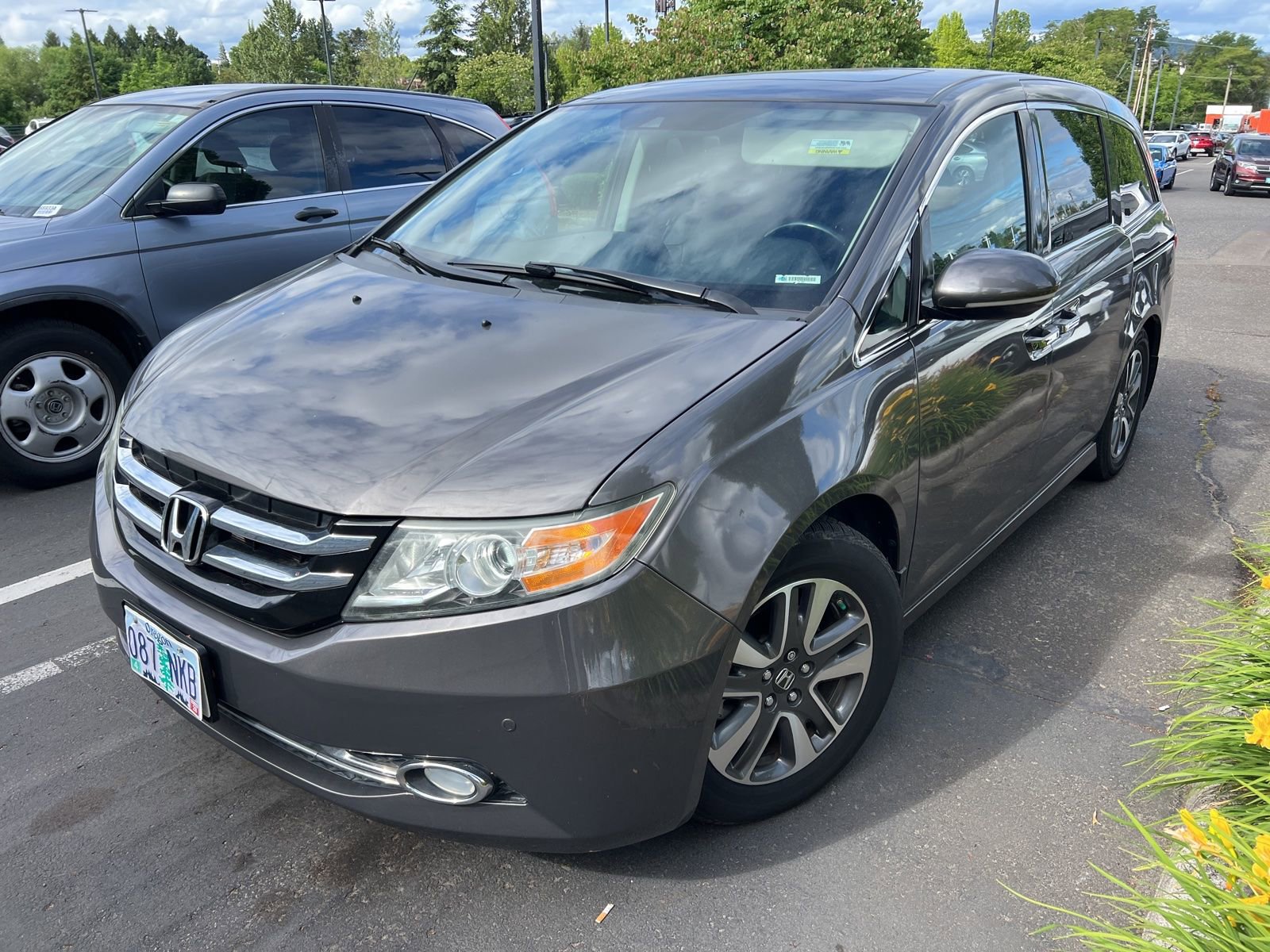 Used 2017 Honda Odyssey Touring image 1