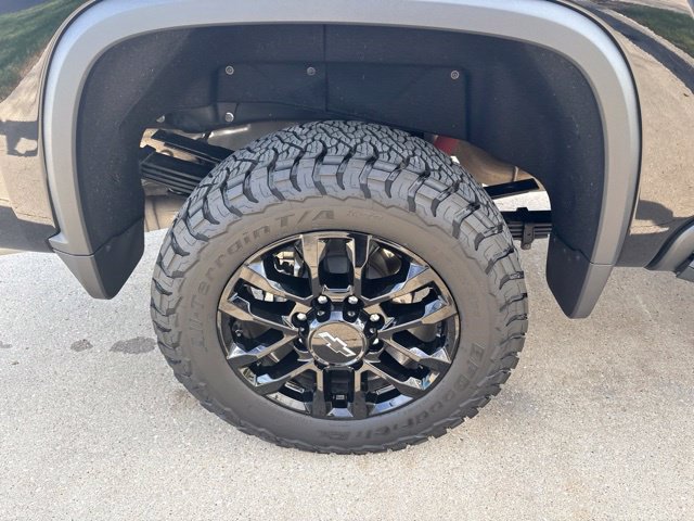 Certified 2026 Chevrolet Silverado 3500 LTZ w/ LTZ Plus Package AWD/4WD image 9