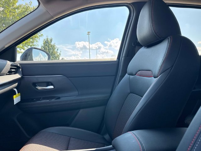 New 2027 Nissan Kicks SR FWD image 18