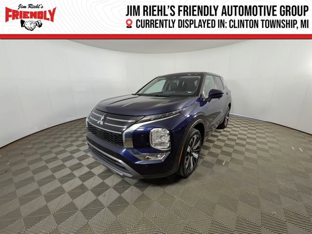 Used 2025 Mitsubishi Outlander SE AWD/4WD image 1
