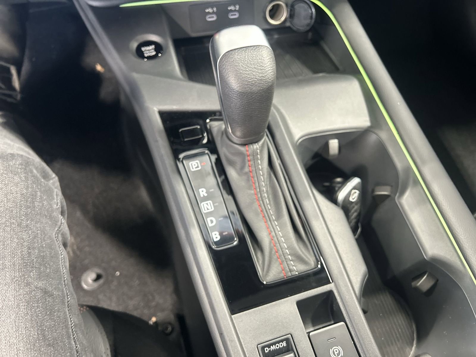New 2026 Nissan Sentra SR w/ SR Premium Package FWD image 17