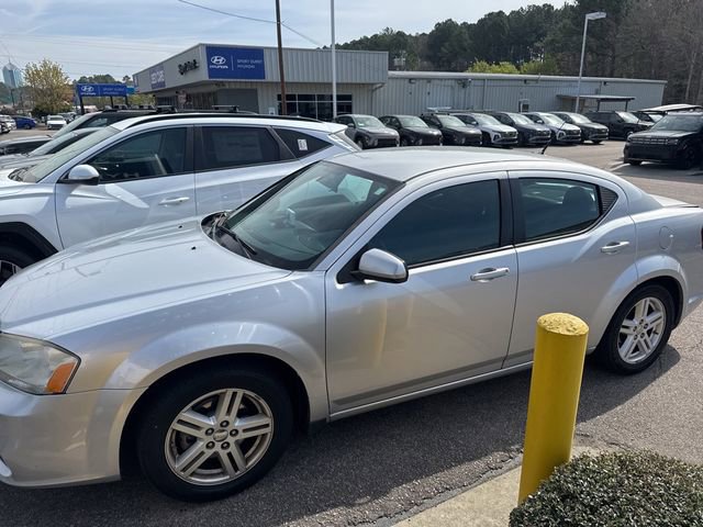 Used 2011 Dodge Avenger Mainstreet image 3