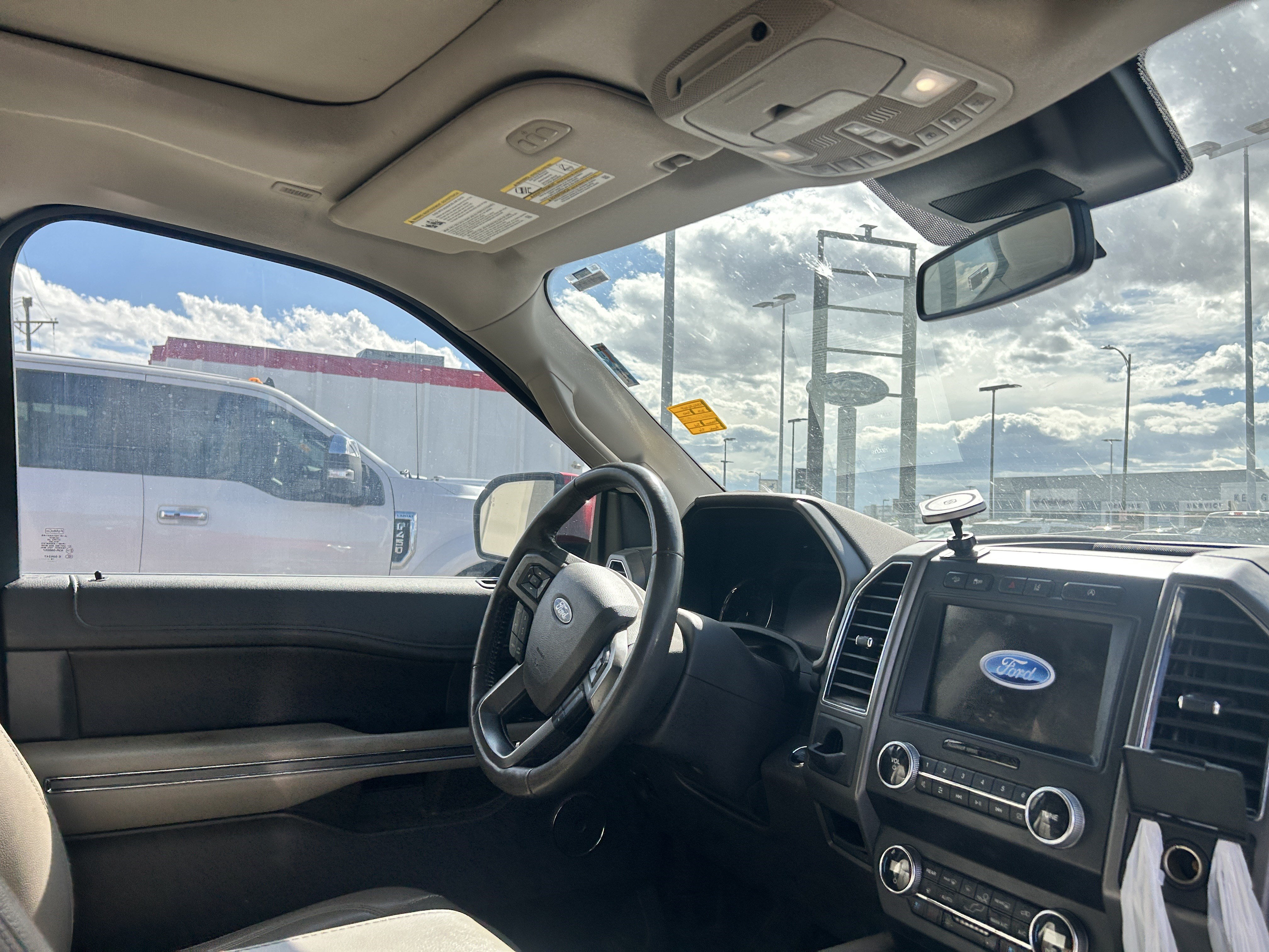 Used 2019 Ford Expedition Max XLT w/ Equipment Group 202A AWD/4WD image 14