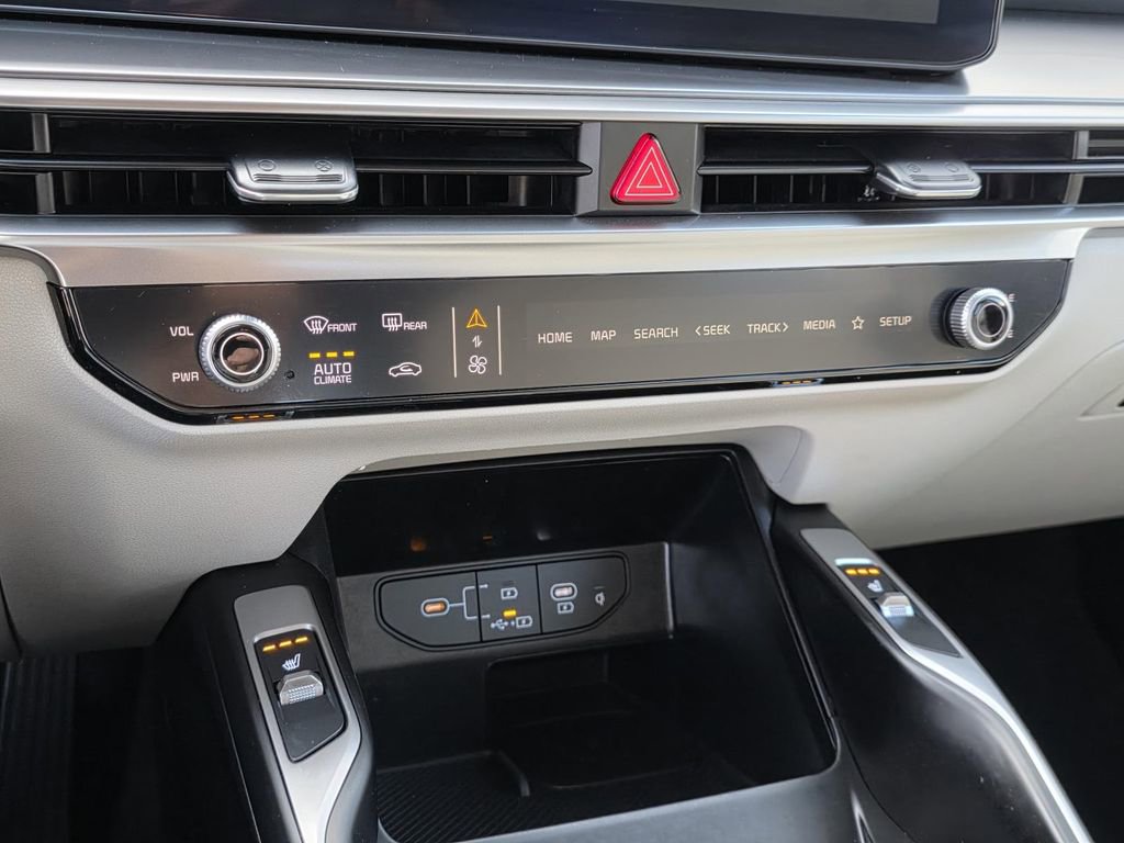 Used 2025 Kia Sorento EX w/ Panoramic Sunroof Package image 26
