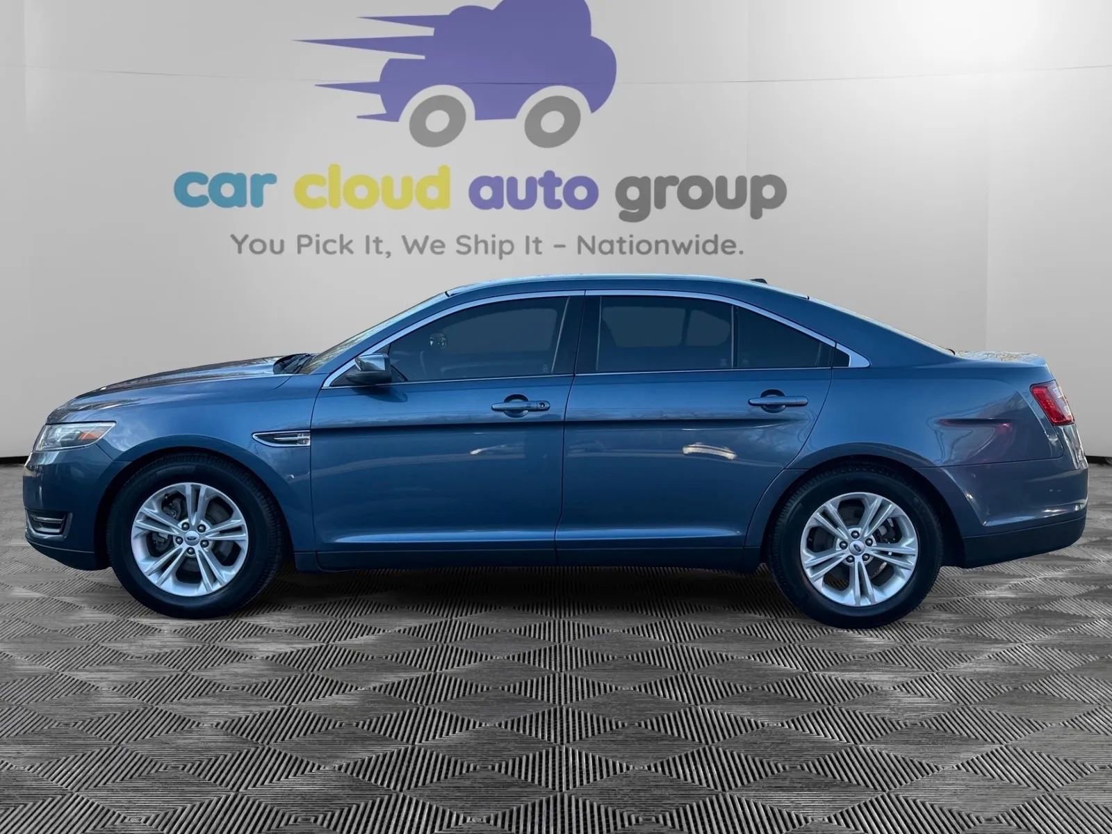 Used 2018 Ford Taurus SEL w/ Equipment Group 201A image 2