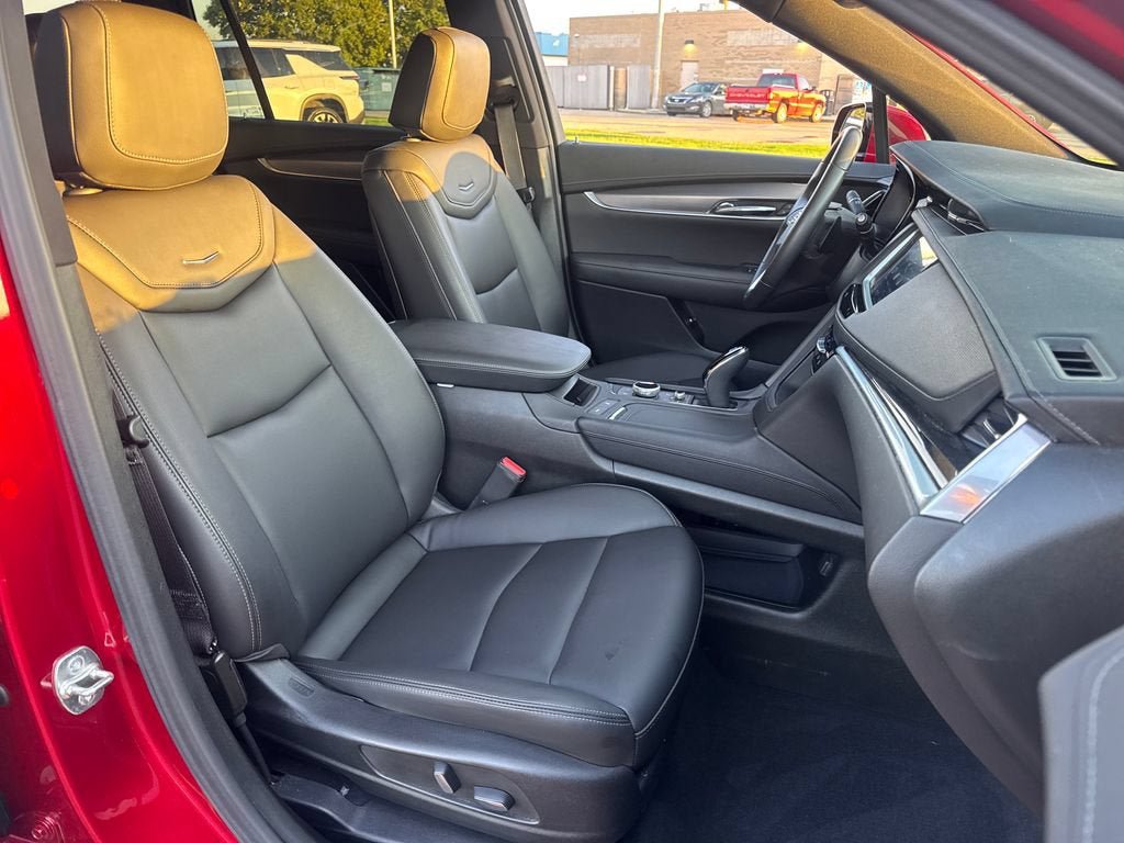 Certified 2024 Cadillac XT6 Luxury w/ LPO, Floor Liner Package AWD/4WD image 13