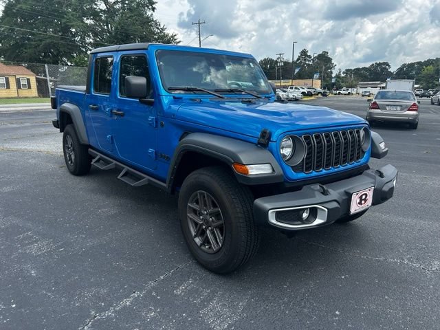 Used 2025 Jeep Gladiator Sport AWD/4WD image 6