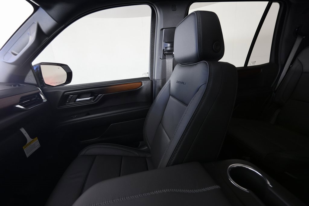 Used 2026 GMC Yukon Denali w/ Sun & Power Step Package image 39