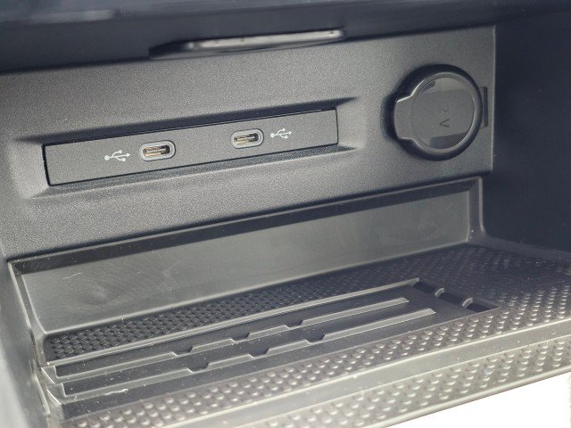 New 2026 Volkswagen Taos SE AWD/4WD image 36