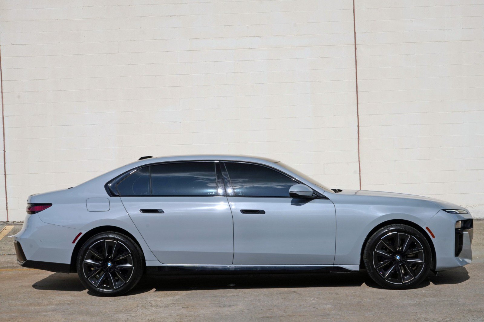Used 2023 BMW 740i RWD image 58
