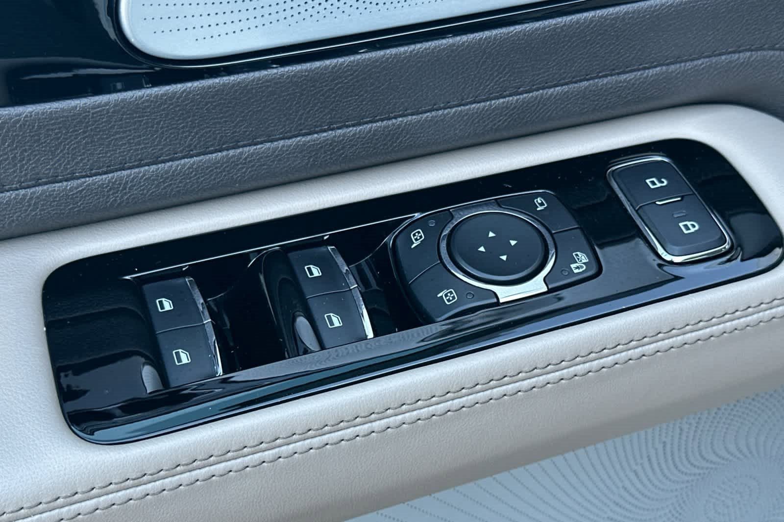 Used 2022 Lincoln Aviator Reserve w/ Equipment Group 201A image 14