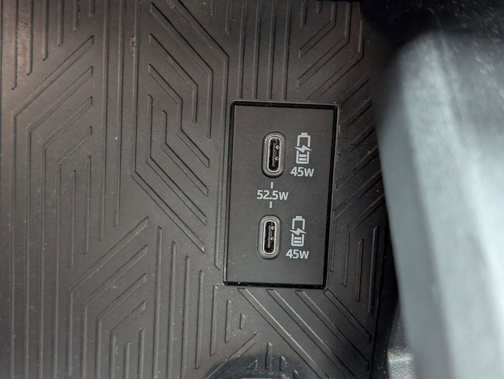 Used 2025 Toyota Tacoma SR5 AWD/4WD image 33
