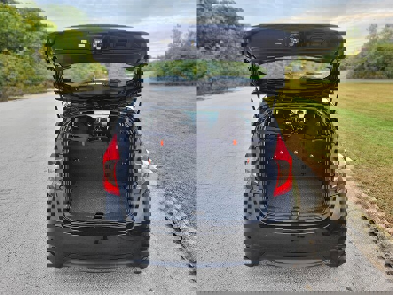 Used 2017 Nissan Versa Note SR image 9