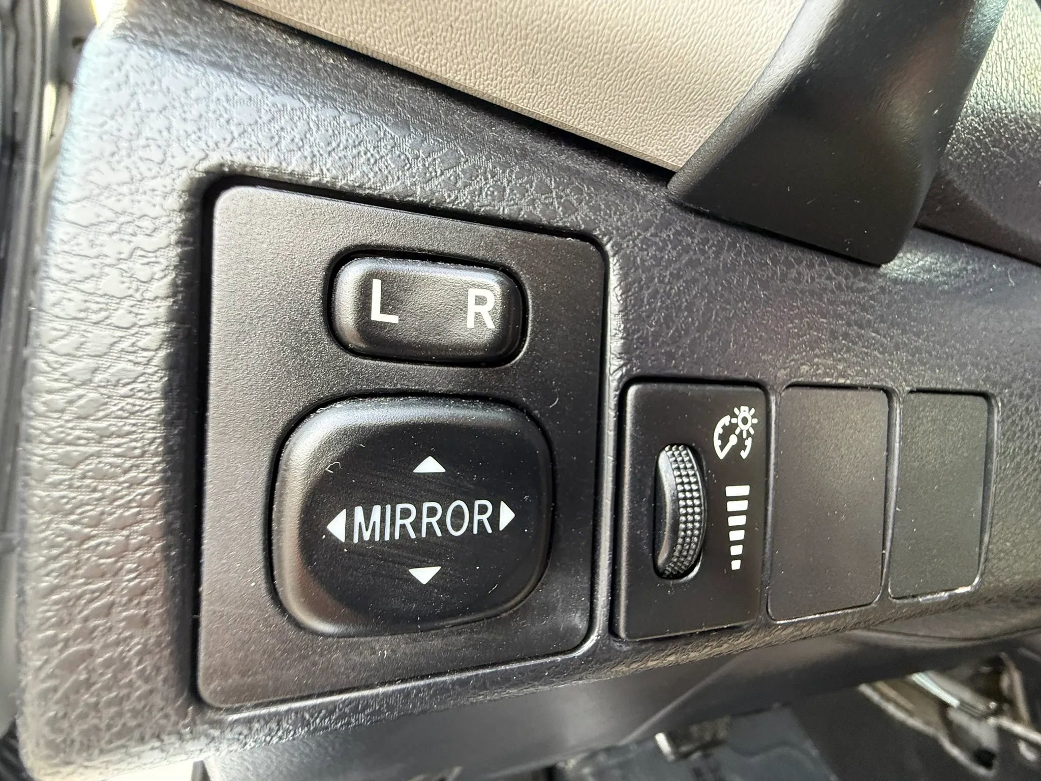 Used 2017 Toyota Corolla LE image 21