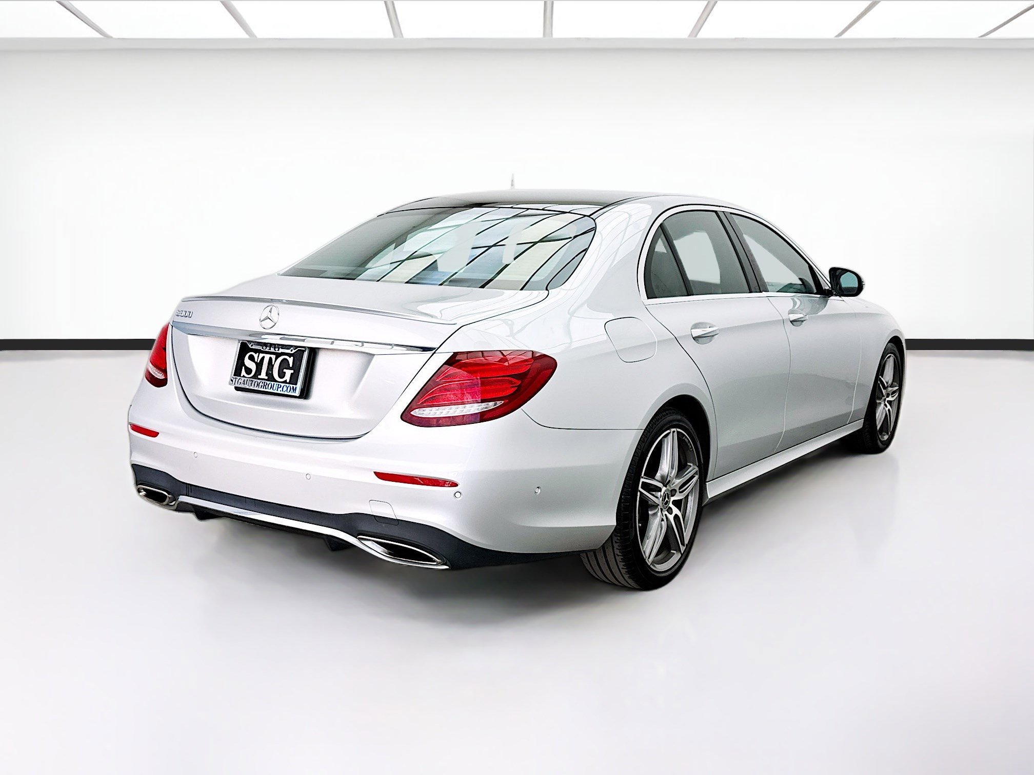 Used 2019 Mercedes-Benz E 300 image 4