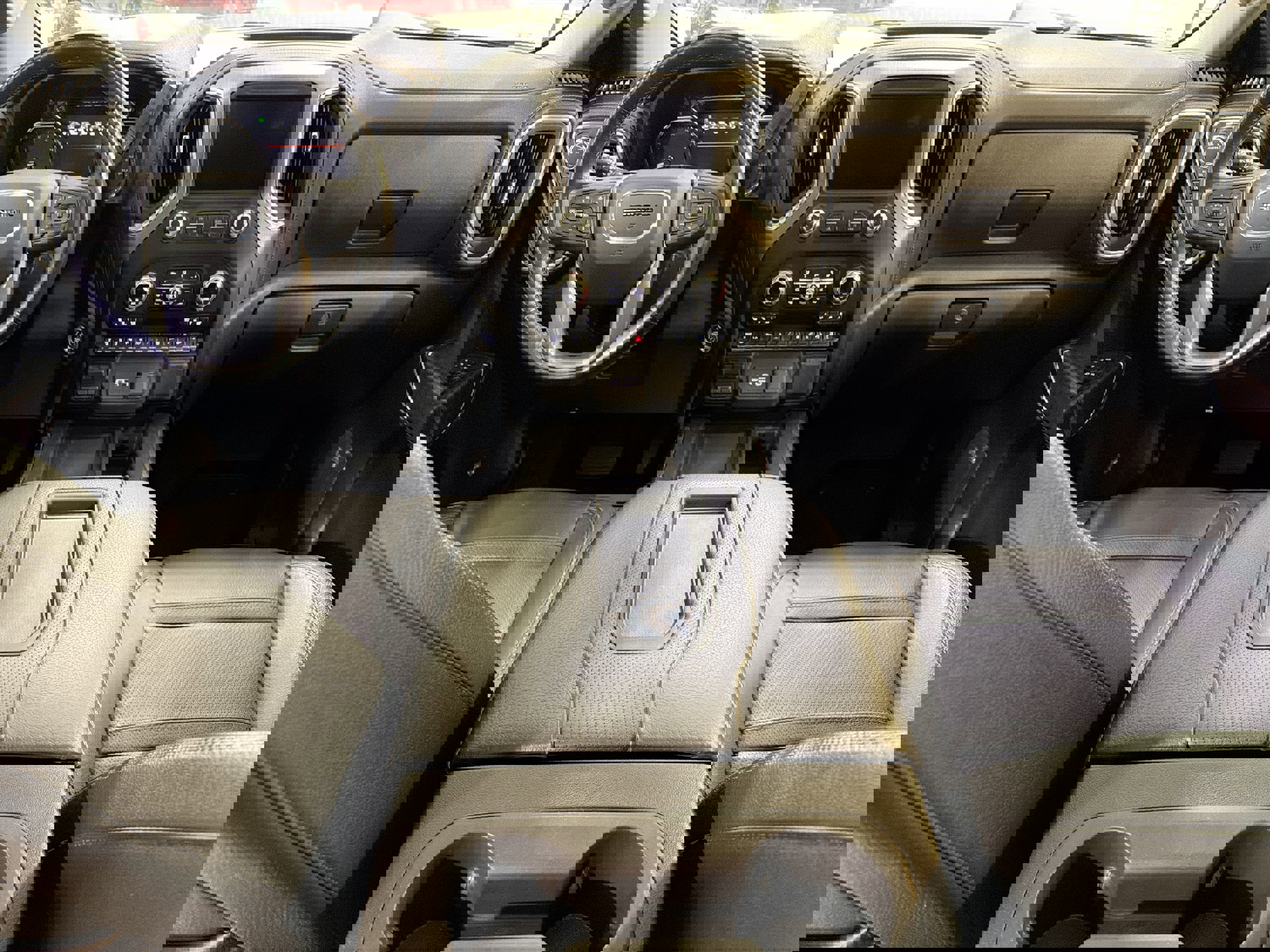 Used 2022 GMC Sierra 2500 Denali w/ Denali Black Diamond Edition image 23