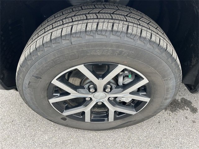 Used 2025 Jeep Grand Cherokee Limited image 12