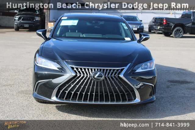 Used 2023 Lexus ES 350 w/ Premium Package image 2