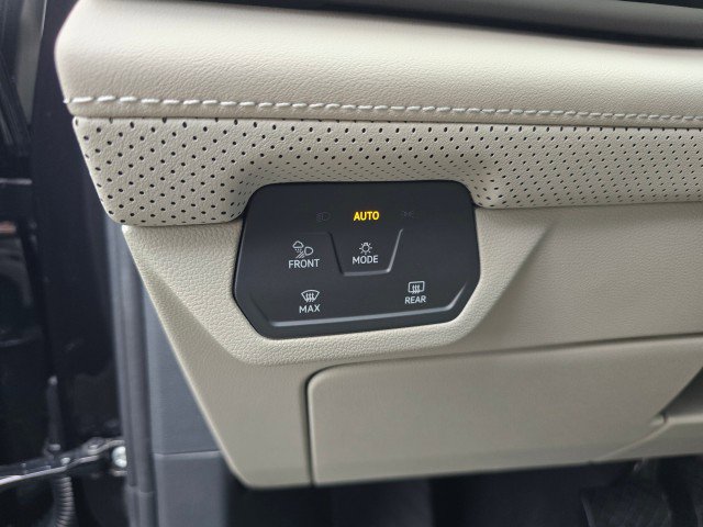 New 2026 Volkswagen Atlas SE image 28
