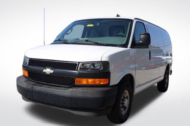 Used 2018 Chevrolet Express 2500 image 1